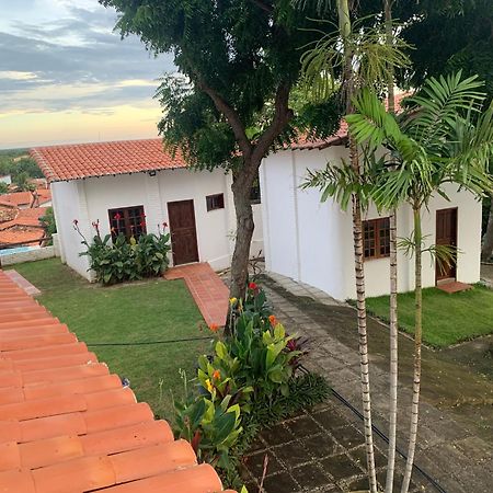 Morro Branco Suites - Hospedaria Morro Branco ベベリベ エクステリア 写真